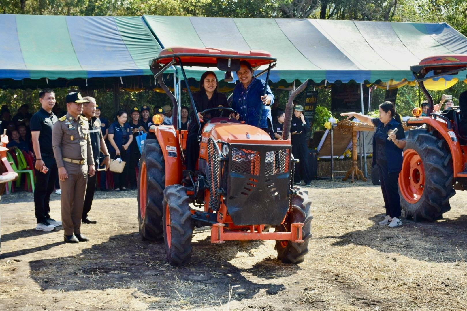 title - สำนักงานการปฏิรูปที่ดินจังหวัดนครสวรรค์ (ส.ป.ก.นครสวรรค์) จัดฝึกอบรมโครงการลดการเผาวัสดุเหลือใช้ทางการเกษตรในเขตปฏิรูปที่ดิน ประจำปีงบประมาณ พ.ศ. 2569
